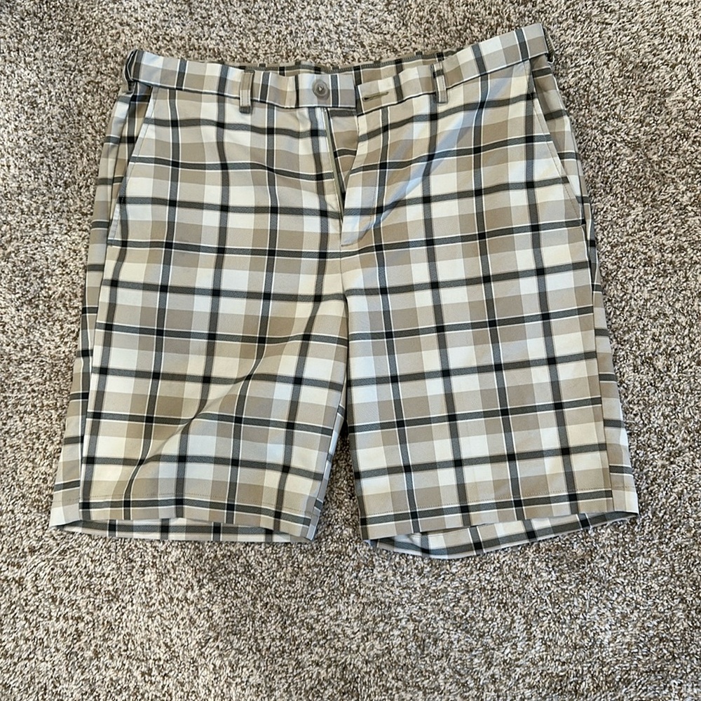 Just don’t wear them anymore. Great condition.